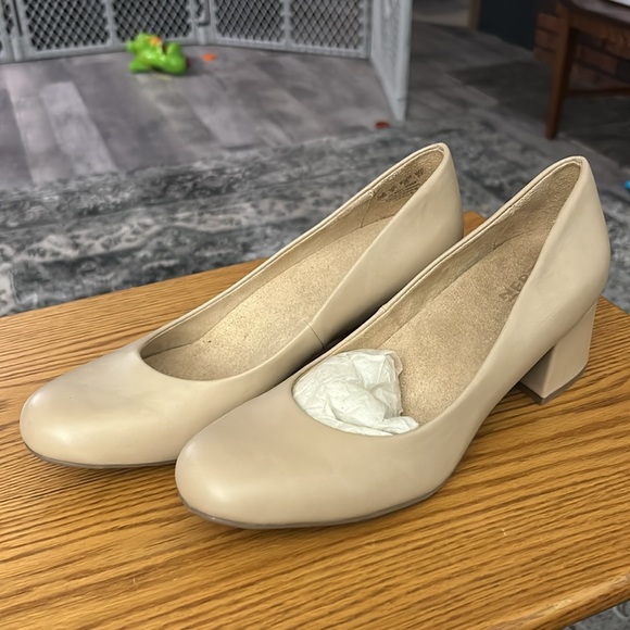 ⭐️ Naturalizer Donelle Tender Taupe 10M - Picture 4 of 11